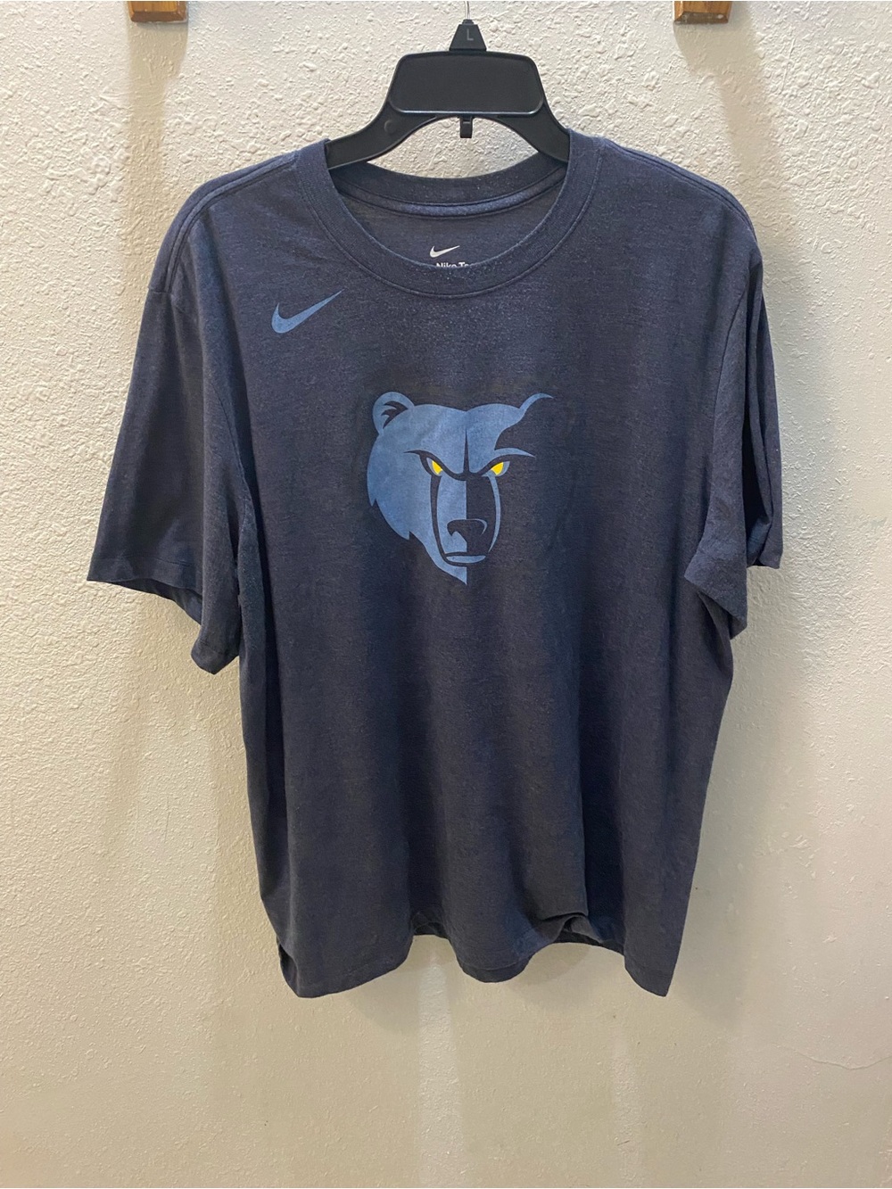 Nike Men’s Navy Memphis Grizzlies Graphic Tee with Light Blue Logo